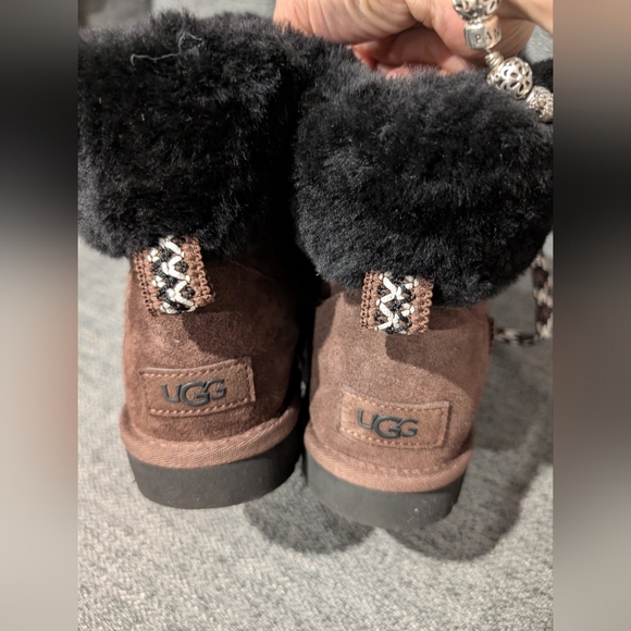 UGG Classic Mini Alpine Lace - Picture 8 of 11